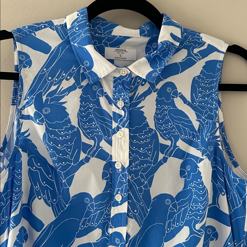 UNTUCKit Womens Jordan Sleeveless Shirt Dress Blue Parrot Print Sz Small Preppy - Picture 3 of 9